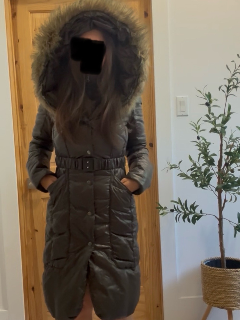 Long warm Puffer Coat with Faux-Fur Trimmed Hood - Brown
